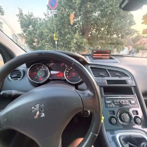 Peugeot 5008 7 places Allure 2011 – Image 4
